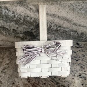 Flower girl basket wedding